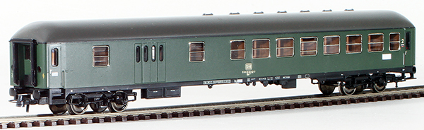 Consignment RO4298 - Roco Suburban Express  Baggage and 2nd Class Coach of the DB
