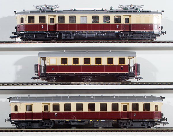Consignment RO43007 - Roco German 3-Piece Electric Railcar ET 85 Set of the DRG