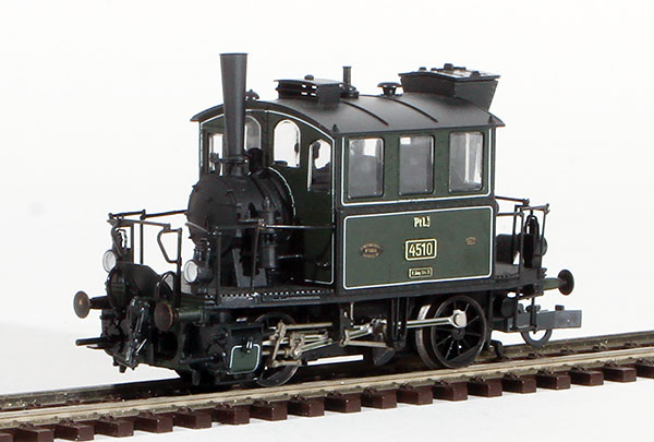 Consignment RO43256 - Roco Bavarian Steam Locomotive Glass Box PtL 2/2 of the  K.Bay.Sts.B.