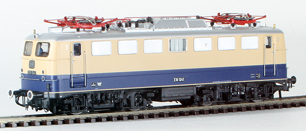 Consignment RO43381 - German Electric Locomotive Class E10 of the DB