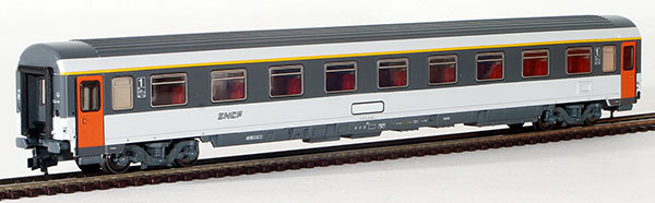 Consignment RO44667 - Roco French 1st Class Coach of the SNCF
