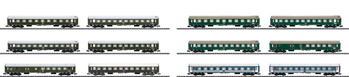 Consignment TR15919 - Trix 15919 - Display with 12 European Express Train Passenger Cars