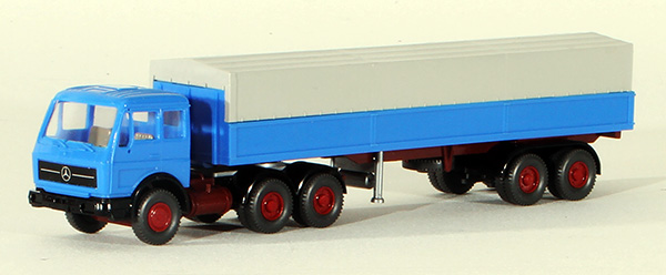Consignment WI515 - Wiking Mercedes-Benz 2632 with Long Platform Trailer