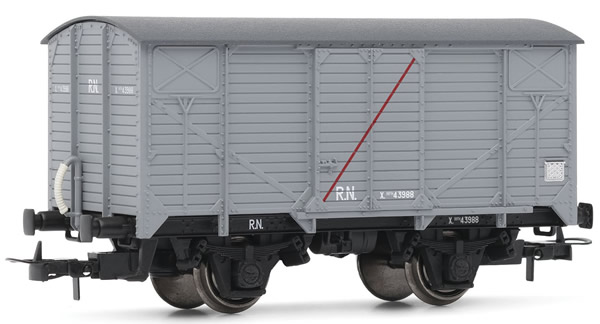 Electrotren E19027 - Closed Wagon without brakes and transversal red line on the door