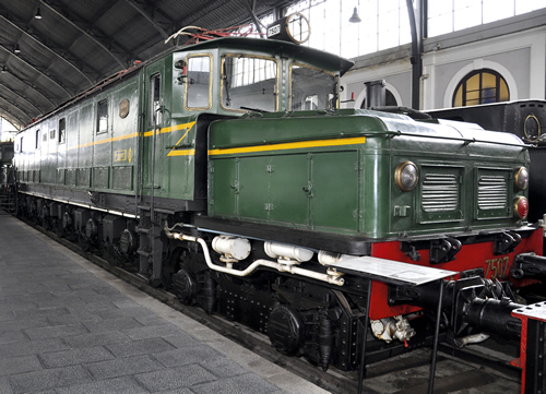 Electrotren E3022 - Spanish Electric Locomotive 7507 of the RENFE