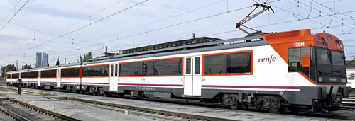 Electrotren E3610 - Spanish Electric Railcar class 470 of the RENFE Operadora