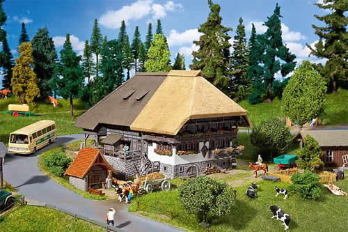 Faller 130534 - Black Forest Farm with straw roof