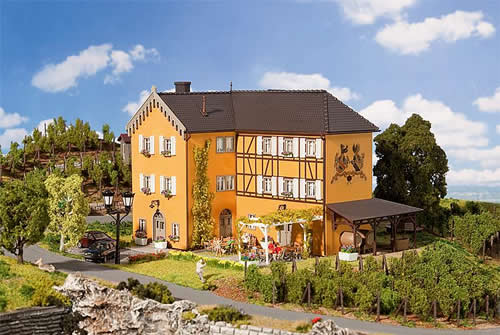 Faller 130908 - Vineyard with garden restaurant
