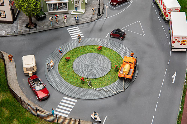 Faller 180278 - Roundabout and traffic island