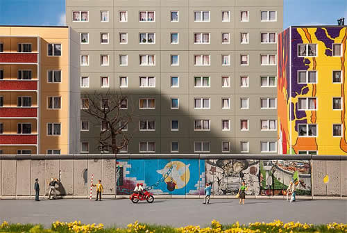 Faller 180424 - Berlin Wall