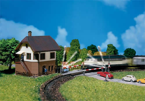 Faller 222170 - Level crossing with signal tower