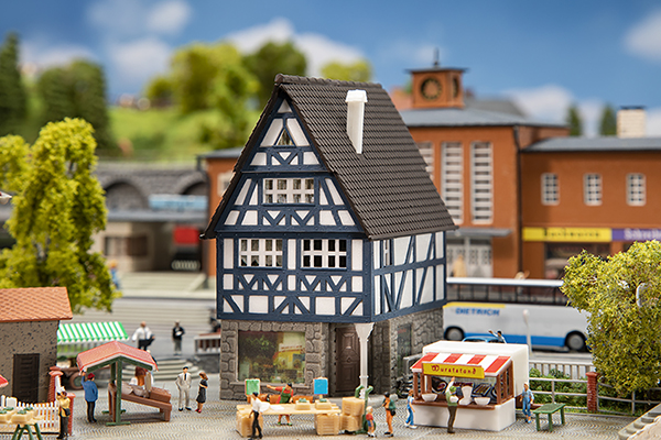 Faller 232157 - Half-timbered house with pharmacy
