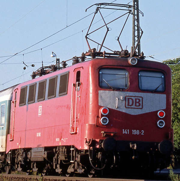Fleischmann 392875 - German Electric Locomotive BR 141 of the DB AG (Sound)     