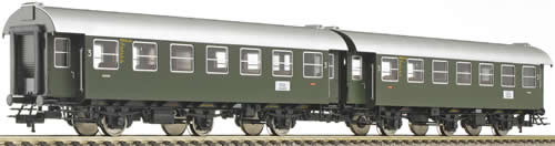 Fleischmann 509801 - two 3-axle 3rd class coaches DB