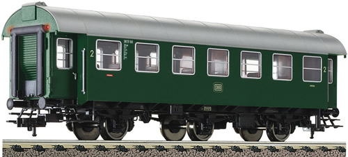 Fleischmann 509901 - German 2nd Class Passenger Coach type B3yg761 with electronic tail light of the DB