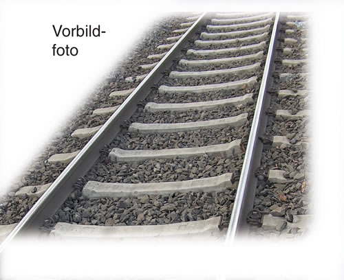 Fleischmann 6109 - flexible ready-ballasted track with concrete sleepers
 800mm