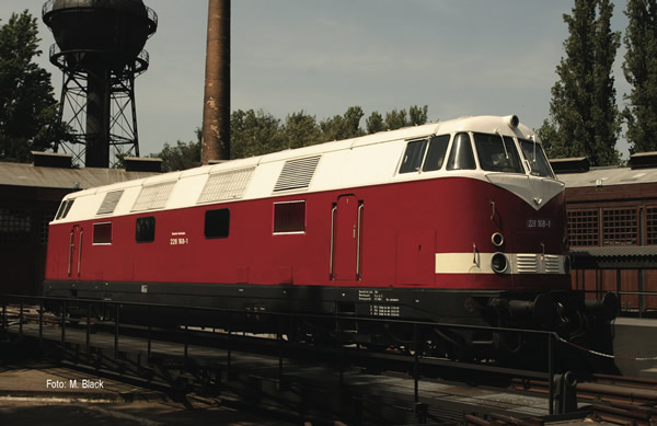 Fleischmann 721402 - German Diesel Locomotive Class 228 of the DB AG