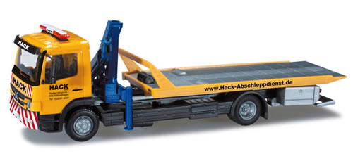 Herpa 301503 - Mercedes-Benz Atego wrecker with platform and crane „Hack Abschleppdienst“