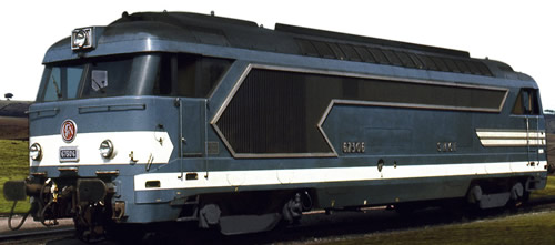 Jouef 2268 - French Diesel Locomotive BB 67300, blue livery of the SNCF