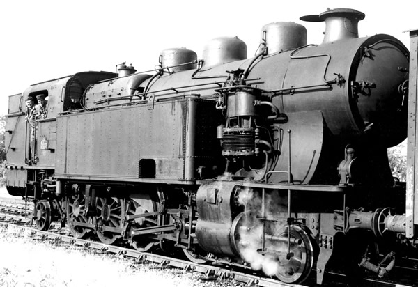 Jouef HJ2303 - French steam locomotive 141 TA 312 of the SNCF; period III