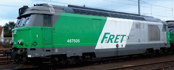 Jouef HJ2342 - French diesel locomotive BB67505 of the SNCF; flat sides; Fret livery; period V