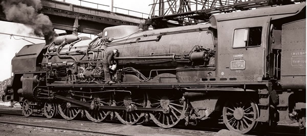 Jouef HJ2345 - French steam locomotive 241 P with servo-motor of the SNCF; tender 34 P