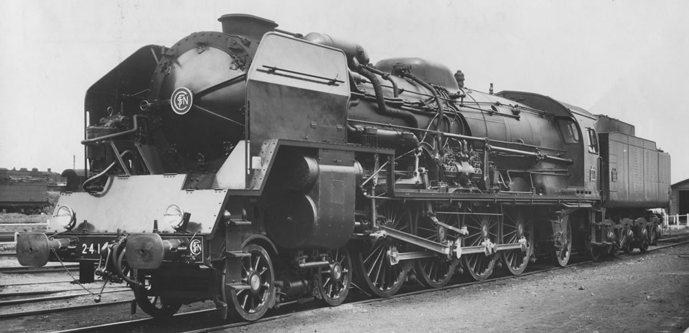 Jouef 2239 - French Steam Locomotive 241 P original 