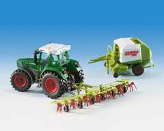 Kibri 12233 - H0 FENDT tractor with accessory equipment