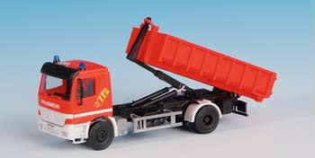 Kibri 18249 - H0 Fire brigade MB ACTROS 2-axle with roll-offcontainer