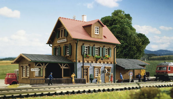 Kibri 37704 - N Station Unterlenningen