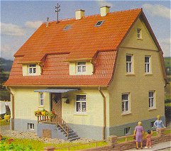 Kibri 38160 - H0 House with attic**discontinued**