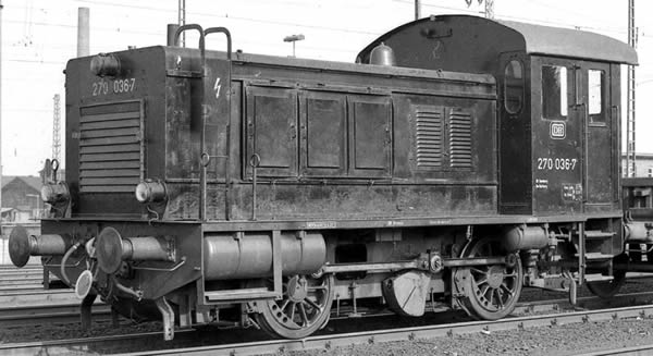 KM1 102208 - German Diesel Locomotive V 20 Museum (red)