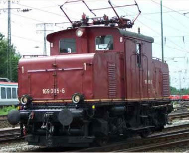 KM1 106908 - German Electric Locomotive E 69 05 of the DB (red)