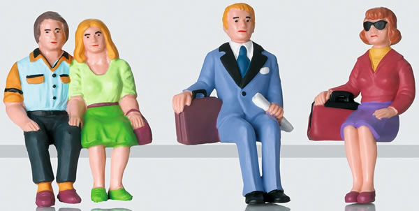 LGB 53006 - Figures - Set of travelers sitting