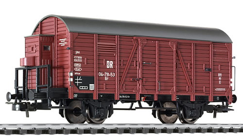 Liliput 235093 - Covered goods wagon with brakemans cab, DR epoch III