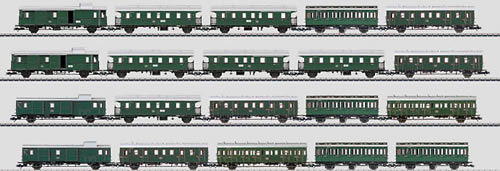 Marklin 00792 - Passenger Commuter Service Display with 20 Cars