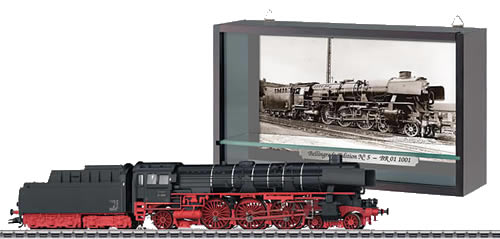 Marklin 37104 - Digital DB cl 01.10 Express Steam Locomotive Carl Bellingrot Edition with Case (L)