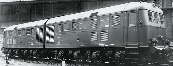 Marklin 55284 - German Heavy Double Unit Diesel locomotive D 311.02 A / B of the DRG (Sound Decoder)
