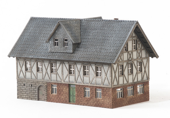 MBZ R10006 - Franconian Farm House with Framework