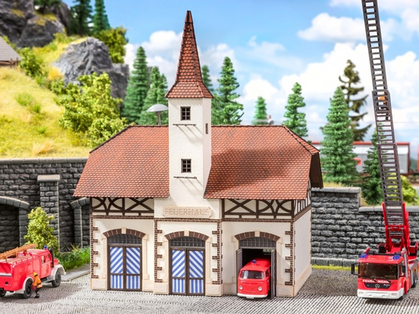 Noch 63380 - Fire Station with micro-sound Siren