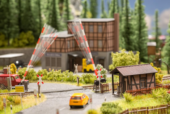 Noch 66260 - micro-motion Level Crossing with Signalmans House