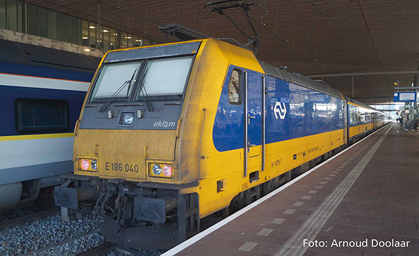 Piko 21660 - Dutch Electric Locomotive BR 186 of the NS