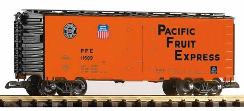 Piko 38832 - USA Freight Car PFE of the UP
