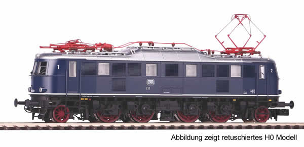 Piko 40307 - German Electric Locomotive E18 of the DB