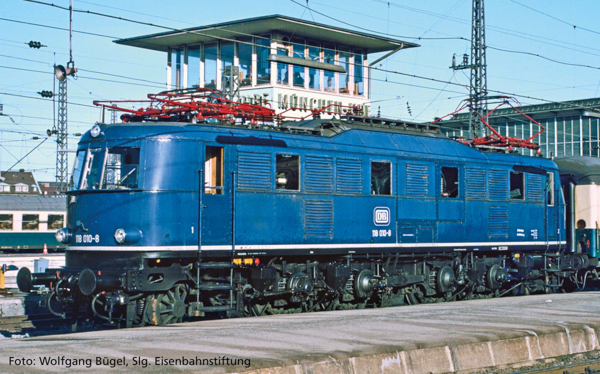 Piko 40310 - German Electric Locomotive Series 118 of the DB