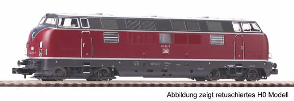 Piko 40500 - German Diesel Locomotive BR 221 of the DB
