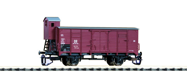 Piko 47760 - Covered freight car G02 of the DR