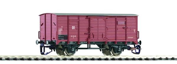 Piko 47761 - Covered freight car G02 of the DR