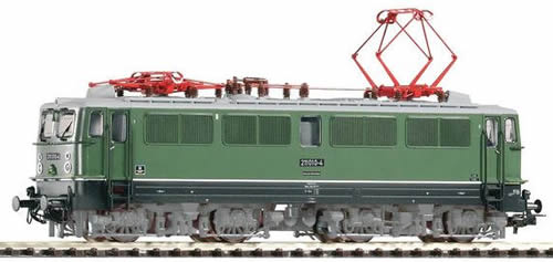 Piko 51039 - German Electric Locomotive E211 of the DR
