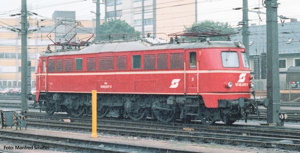Piko 51145 - Austrian Electric Locomotive Rh 1018 of the OBB (Sound Decoder)